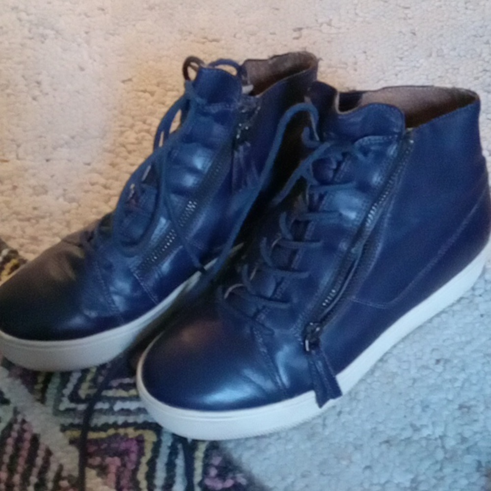 Banana Republic Leather Hightops
